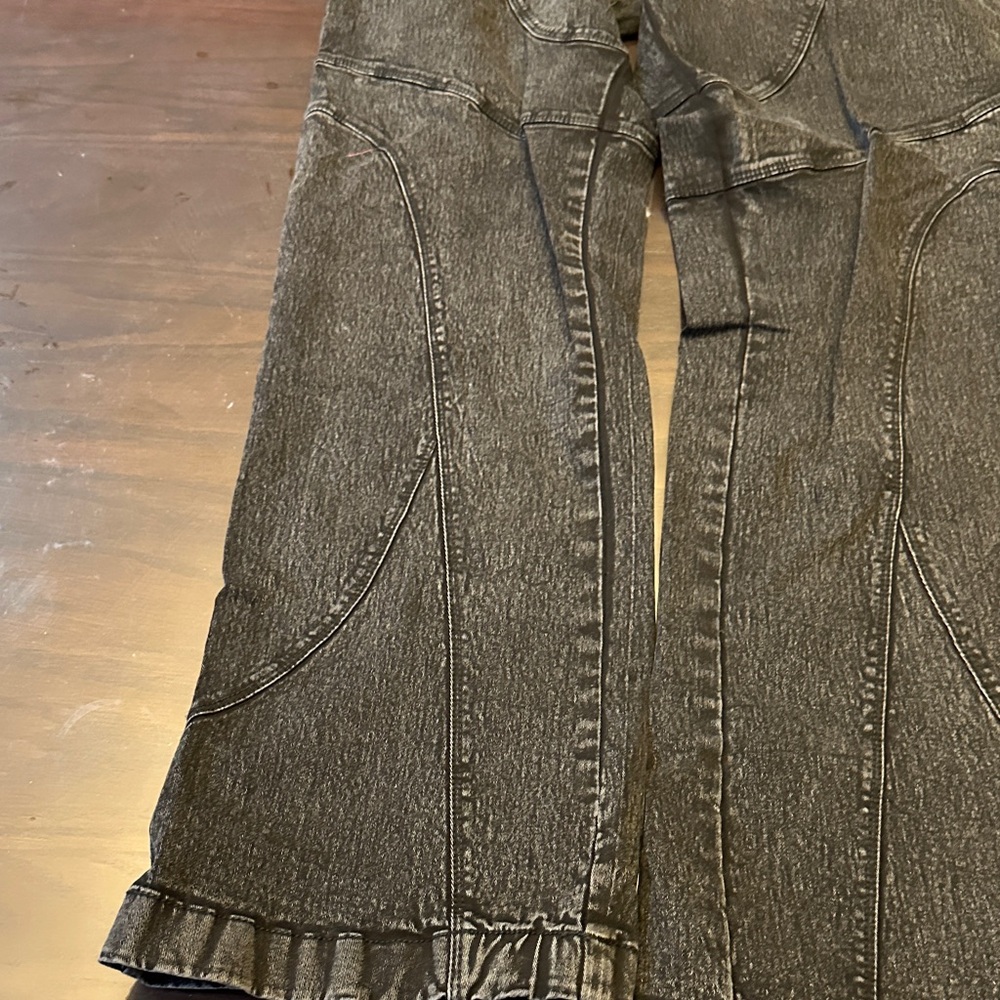 Stylish Black Women's Jeans - Picture 5 of 7